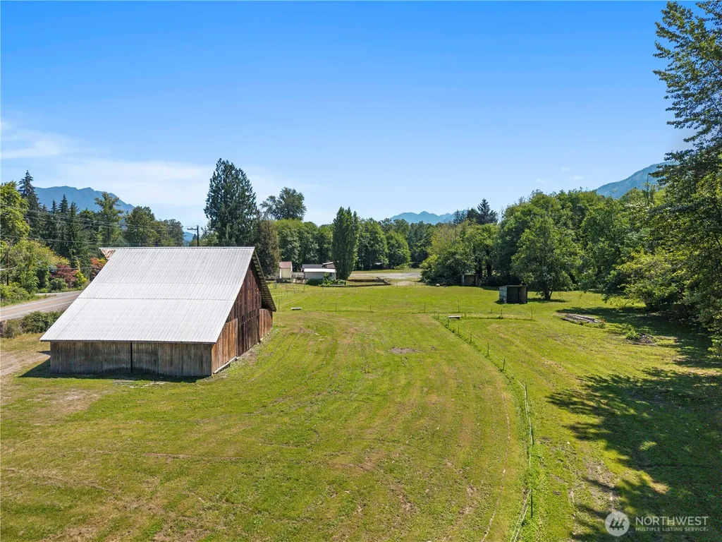 21716 State Route 530 NE Arlington WA 98223