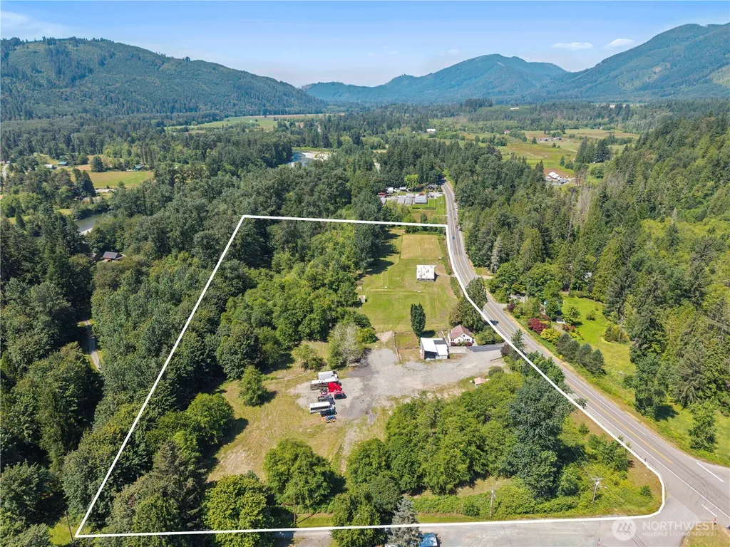21716 State Route 530 NE Arlington WA 98223