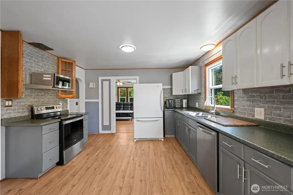 21716 State Route 530 NE Arlington WA 98223