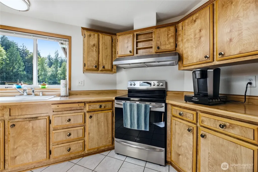 6908 242nd Avenue E Buckley WA 98321