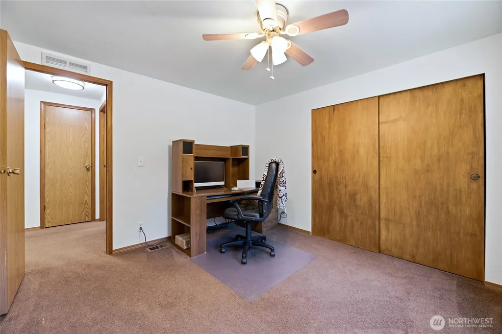 6908 242nd Avenue E Buckley WA 98321