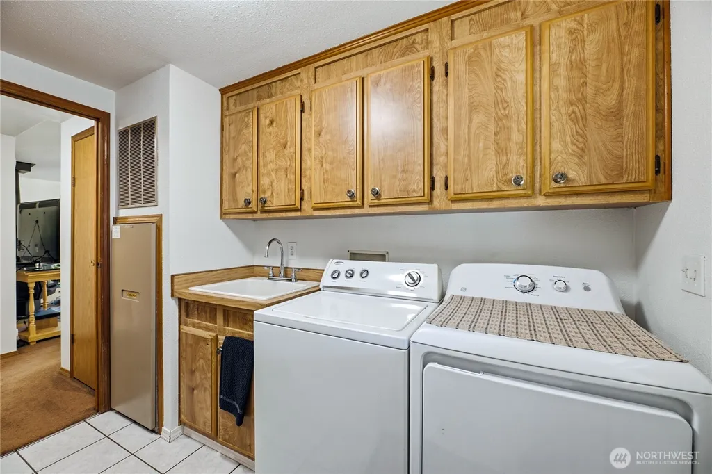 6908 242nd Avenue E Buckley WA 98321
