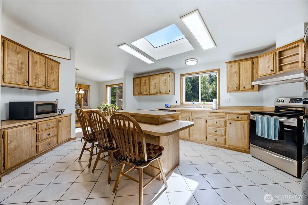 6908 242nd Avenue E Buckley WA 98321