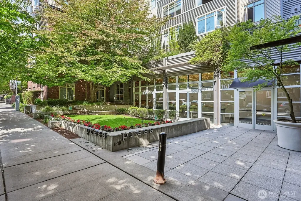 1610 Belmont Avenue Seattle WA 98122