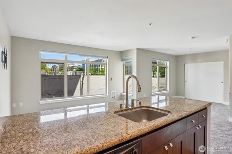 1610 Belmont Avenue Seattle WA 98122