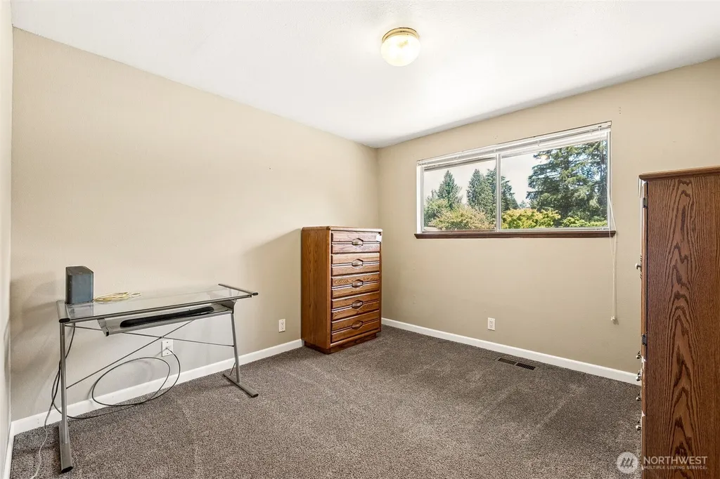 5604 18th Court NE Olympia WA 98516