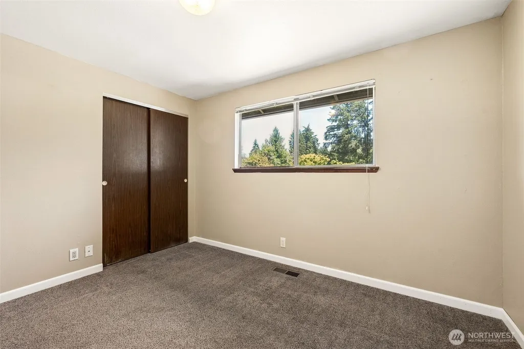 5604 18th Court NE Olympia WA 98516