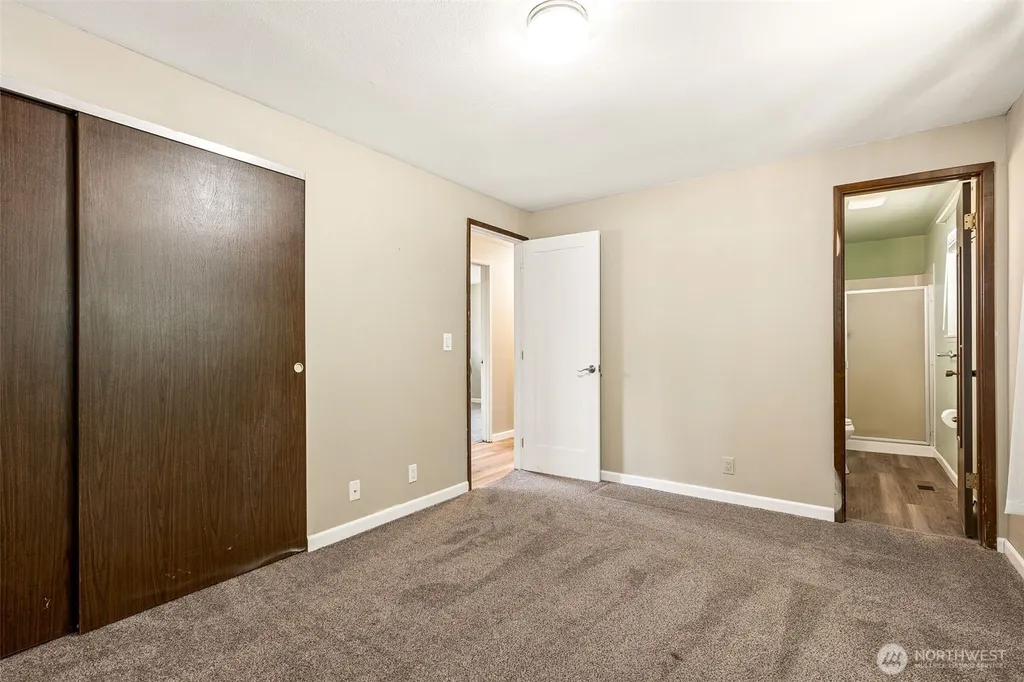 5604 18th Court NE Olympia WA 98516