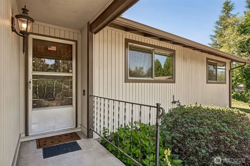 5604 18th Court NE Olympia WA 98516