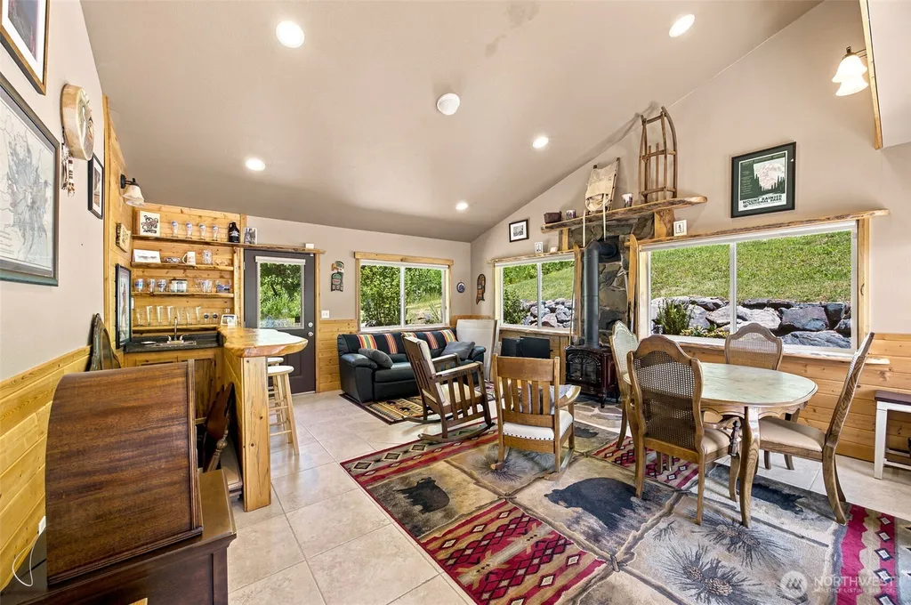 33217 Mount Tahoma Canyon Road E Ashford WA 98304