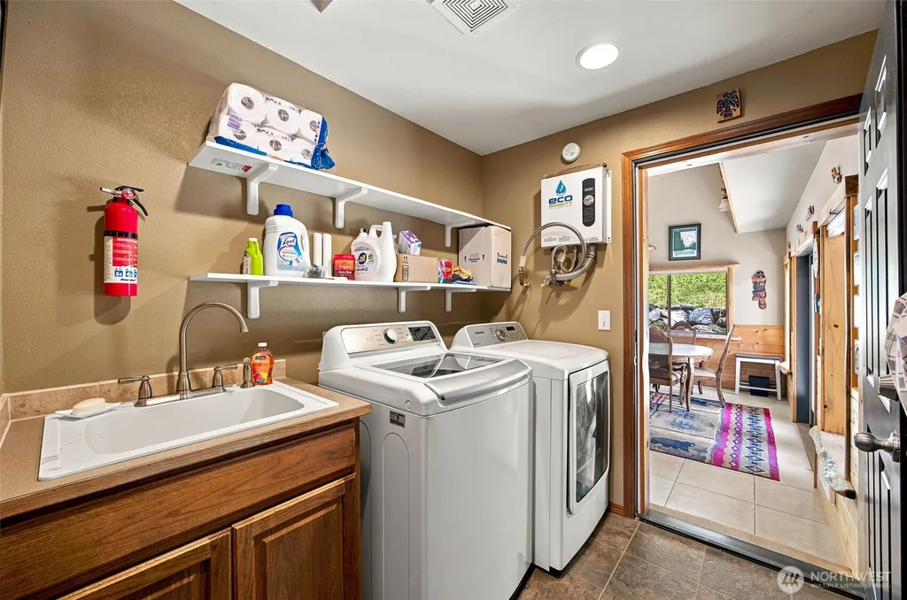 33217 Mount Tahoma Canyon Road E Ashford WA 98304