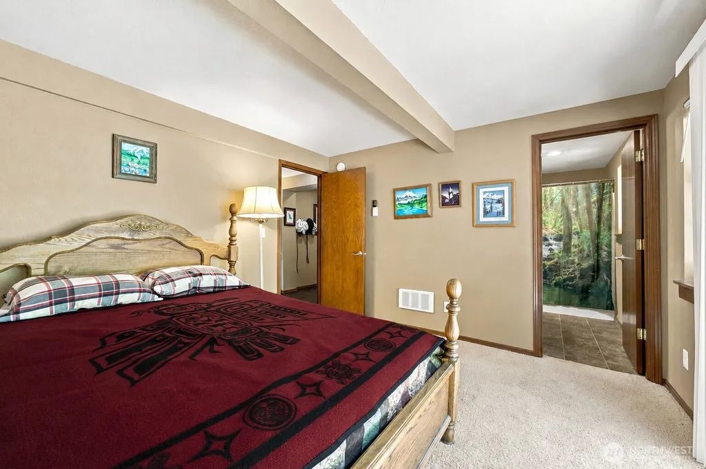 33217 Mount Tahoma Canyon Road E Ashford WA 98304