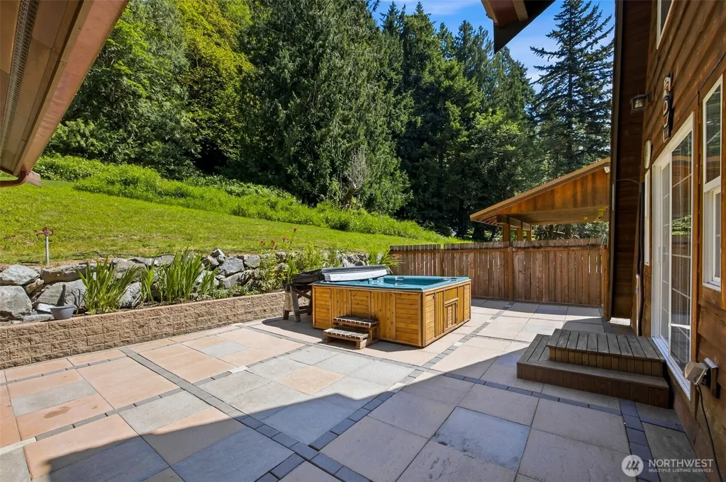 33217 Mount Tahoma Canyon Road E Ashford WA 98304