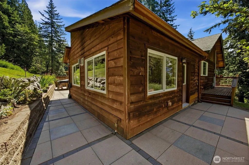 33217 Mount Tahoma Canyon Road E Ashford WA 98304