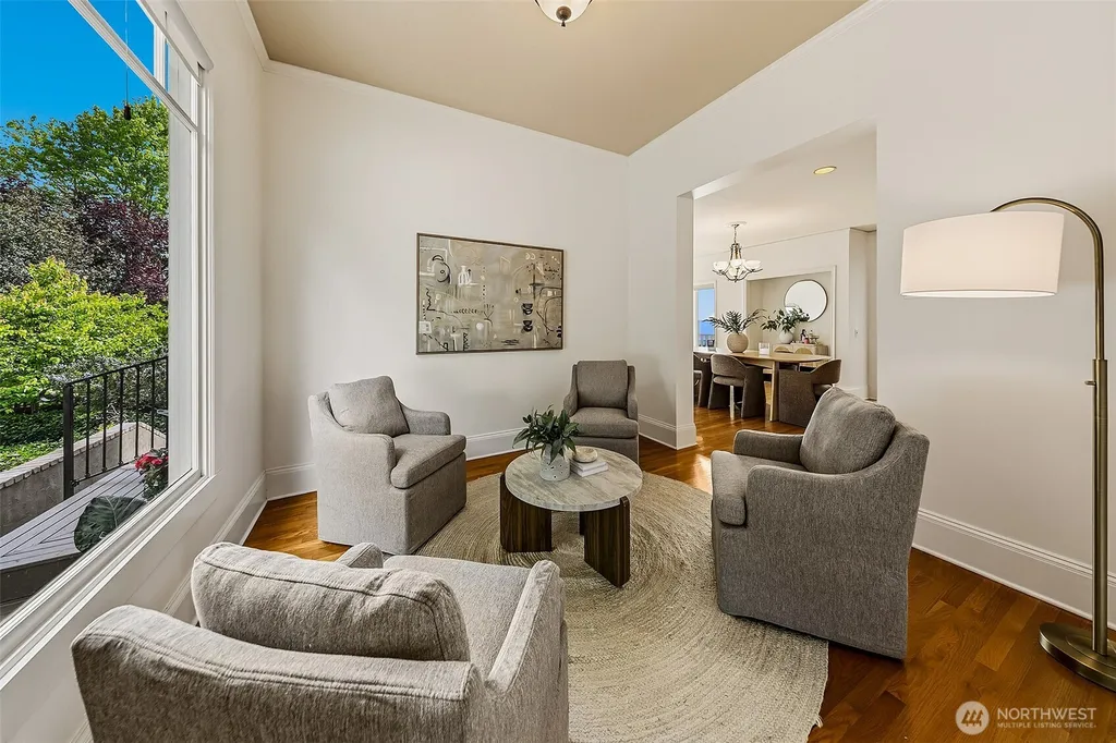 1225 9th Avenue W Seattle WA 98119