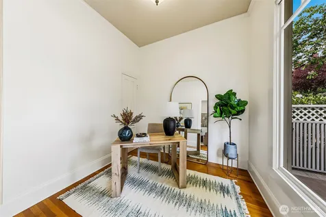 1225 9th Avenue W Seattle WA 98119