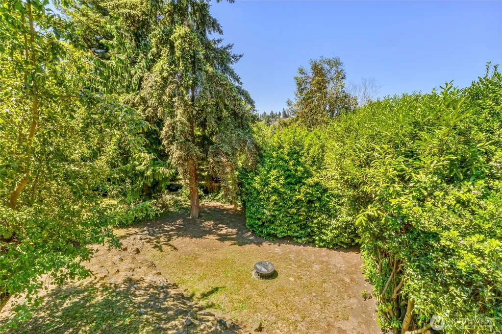3033 31st Avenue W Seattle WA 98199