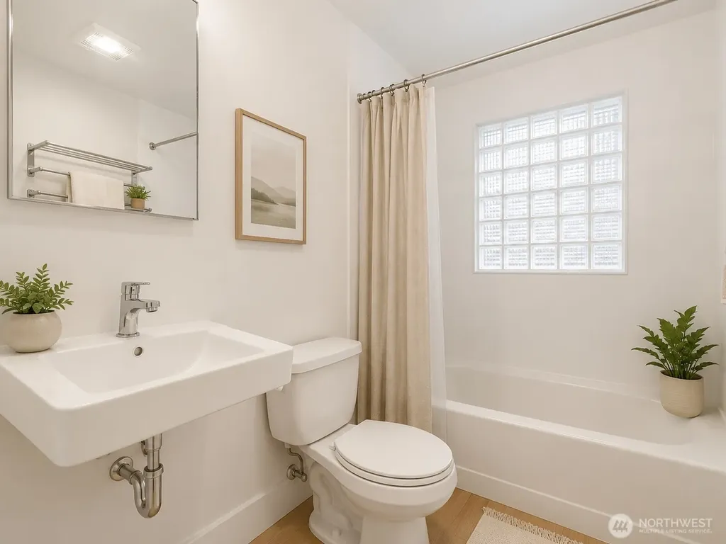 3033 31st Avenue W Seattle WA 98199