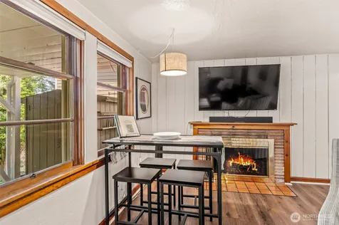 3033 31st Avenue W Seattle WA 98199