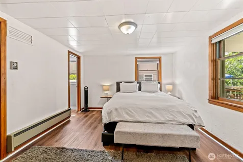 3033 31st Avenue W Seattle WA 98199
