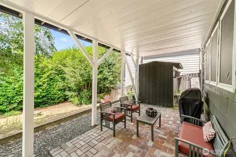 3033 31st Avenue W Seattle WA 98199