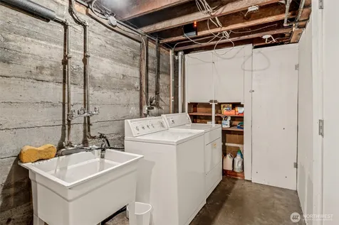 3033 31st Avenue W Seattle WA 98199