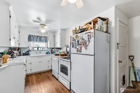 3033 31st Avenue W Seattle WA 98199