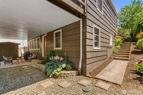 3033 31st Avenue W Seattle WA 98199