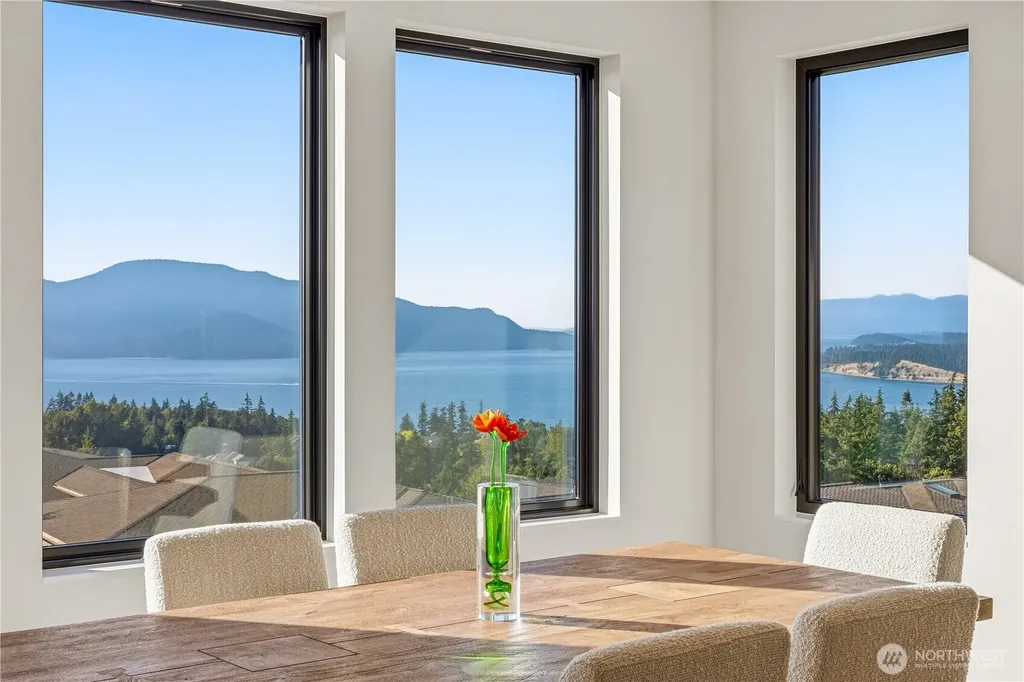 3923 Rockridge Parkway Anacortes WA 98221
