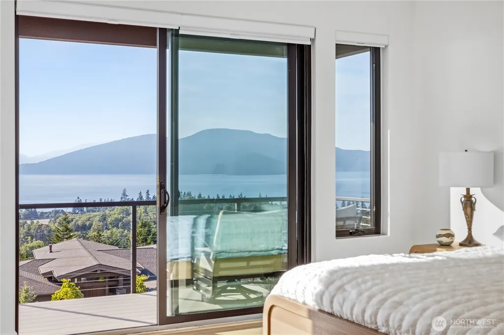 3923 Rockridge Parkway Anacortes WA 98221