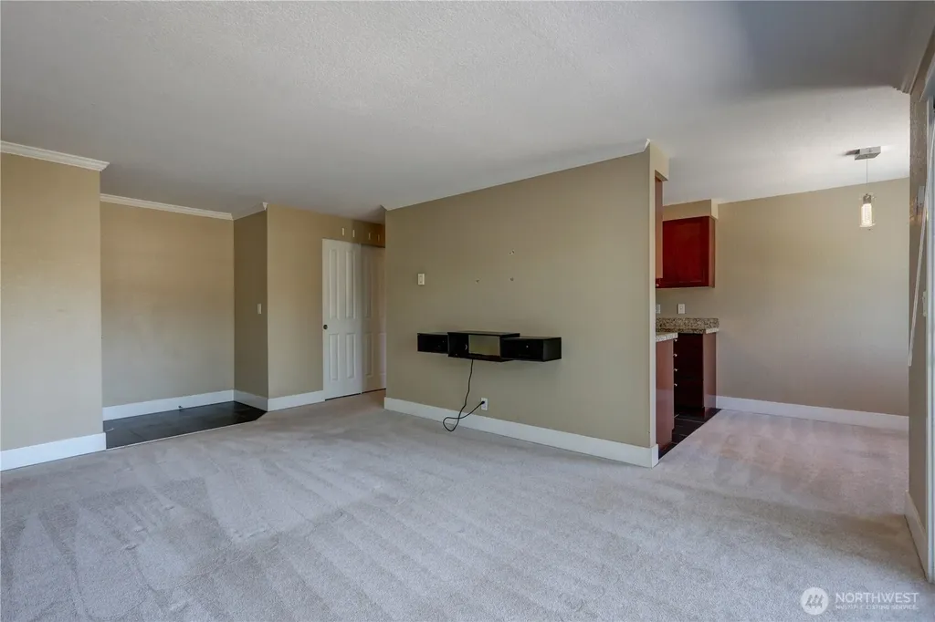 939 N 101st Street Seattle WA 98133