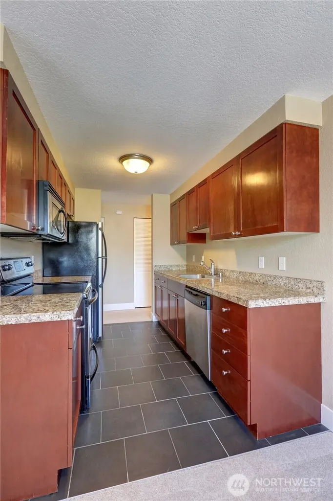 939 N 101st Street Seattle WA 98133