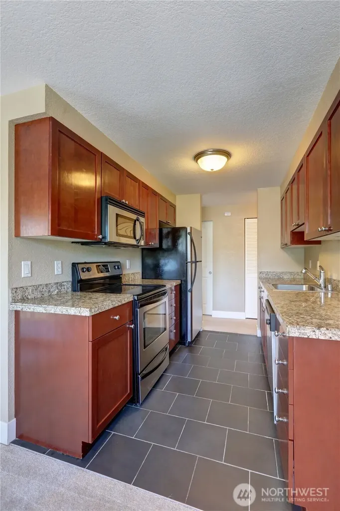 939 N 101st Street Seattle WA 98133