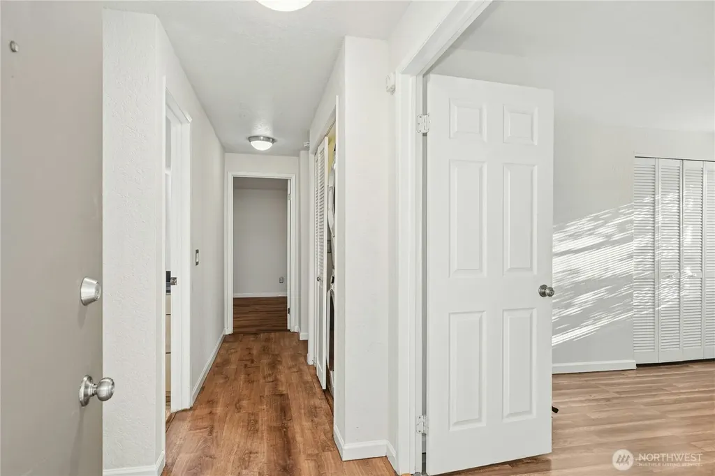 709 143rd Avenue NE Bellevue WA 98007