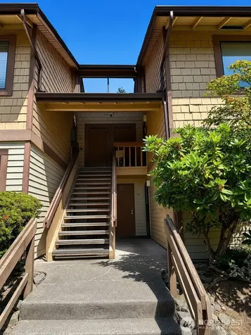 709 143rd Avenue NE Bellevue WA 98007