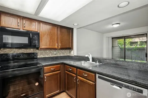 709 143rd Avenue NE Bellevue WA 98007