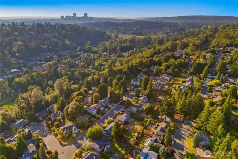 13730 SE 23rd Lane Bellevue WA 98005