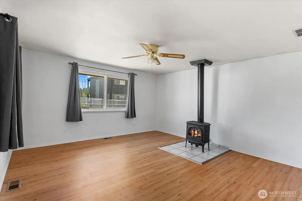 1718 G Street SE Auburn WA 98002