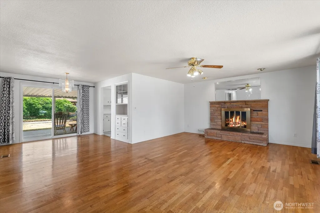 1718 G Street SE Auburn WA 98002