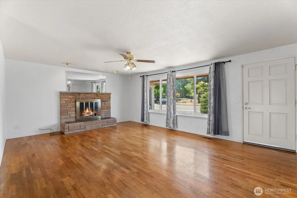 1718 G Street SE Auburn WA 98002