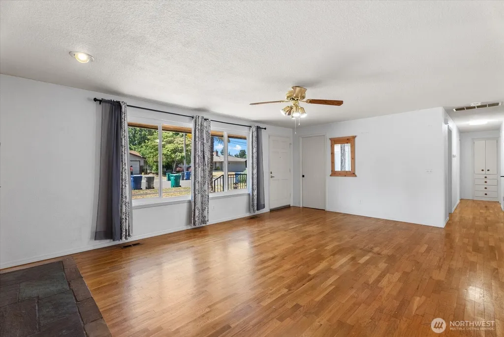 1718 G Street SE Auburn WA 98002