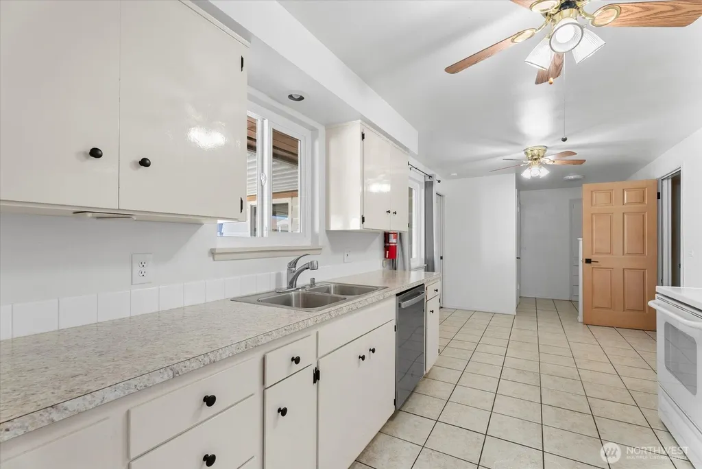 1718 G Street SE Auburn WA 98002