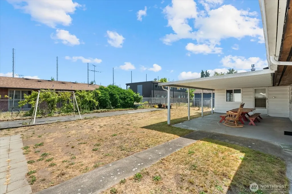 1718 G Street SE Auburn WA 98002