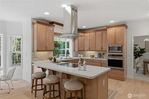 5107 218th Avenue NE Redmond WA 98053