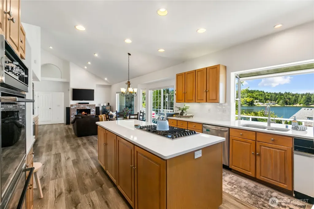 6074 Osprey Circle Bremerton WA 98312