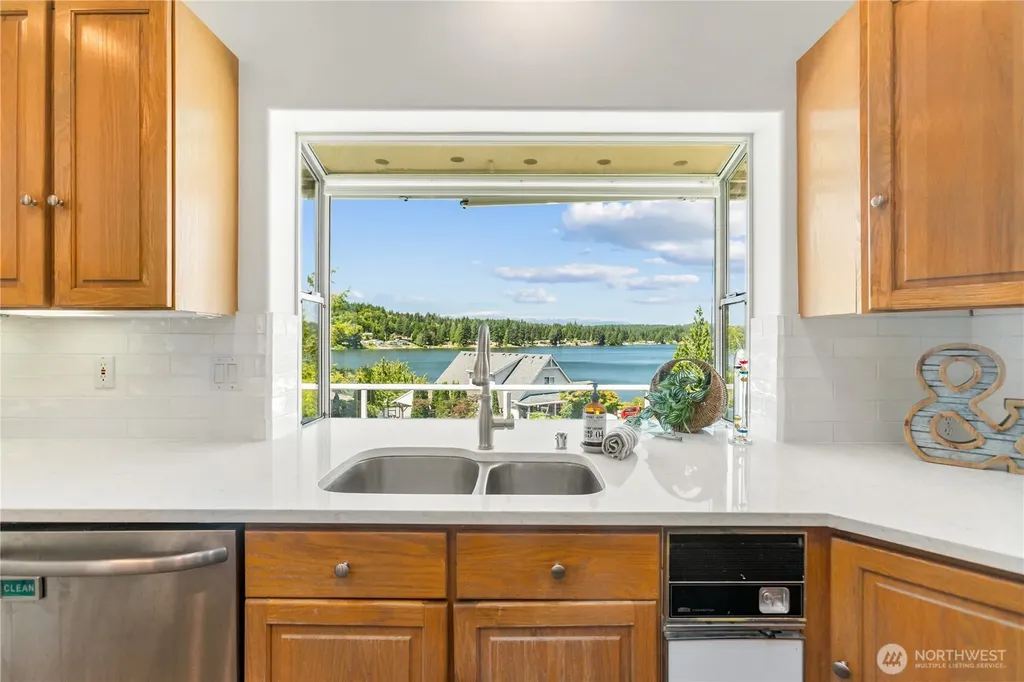 6074 Osprey Circle Bremerton WA 98312