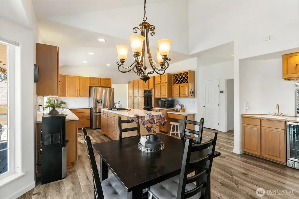 6074 Osprey Circle Bremerton WA 98312