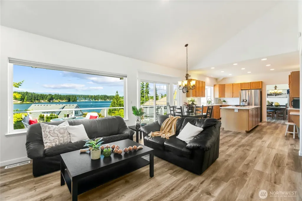 6074 Osprey Circle Bremerton WA 98312