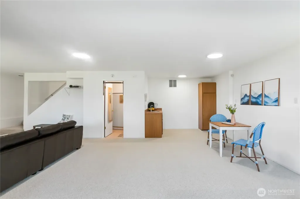 6074 Osprey Circle Bremerton WA 98312