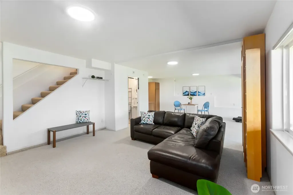 6074 Osprey Circle Bremerton WA 98312